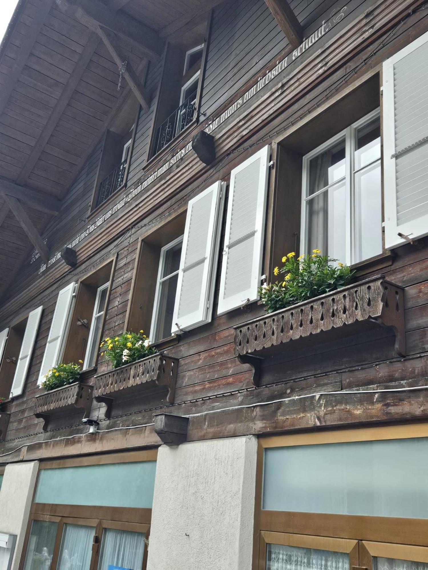 Chalet Maithili Lauterbrunnen -152-Year-Old Majestic Chalet Экстерьер фото